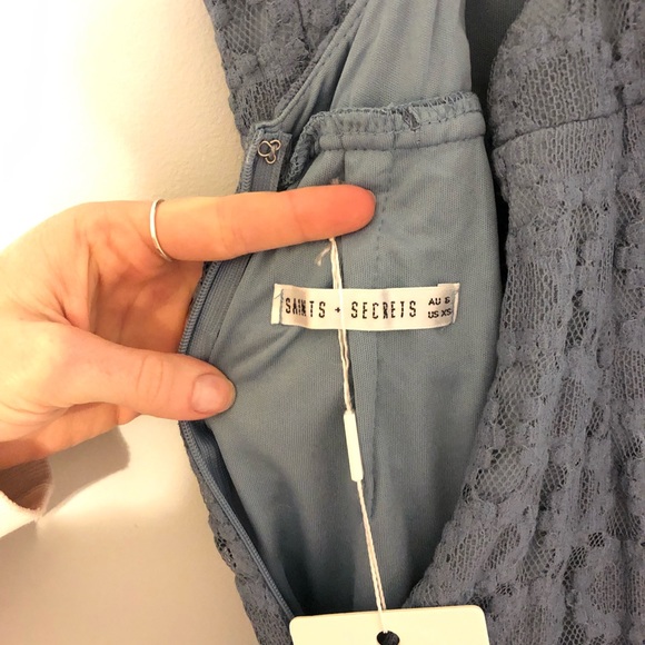 Selfie Leslie backless dress (PEARL RUFFLE STRAP LACE MINI DRESS BLUE) - Picture 5 of 8